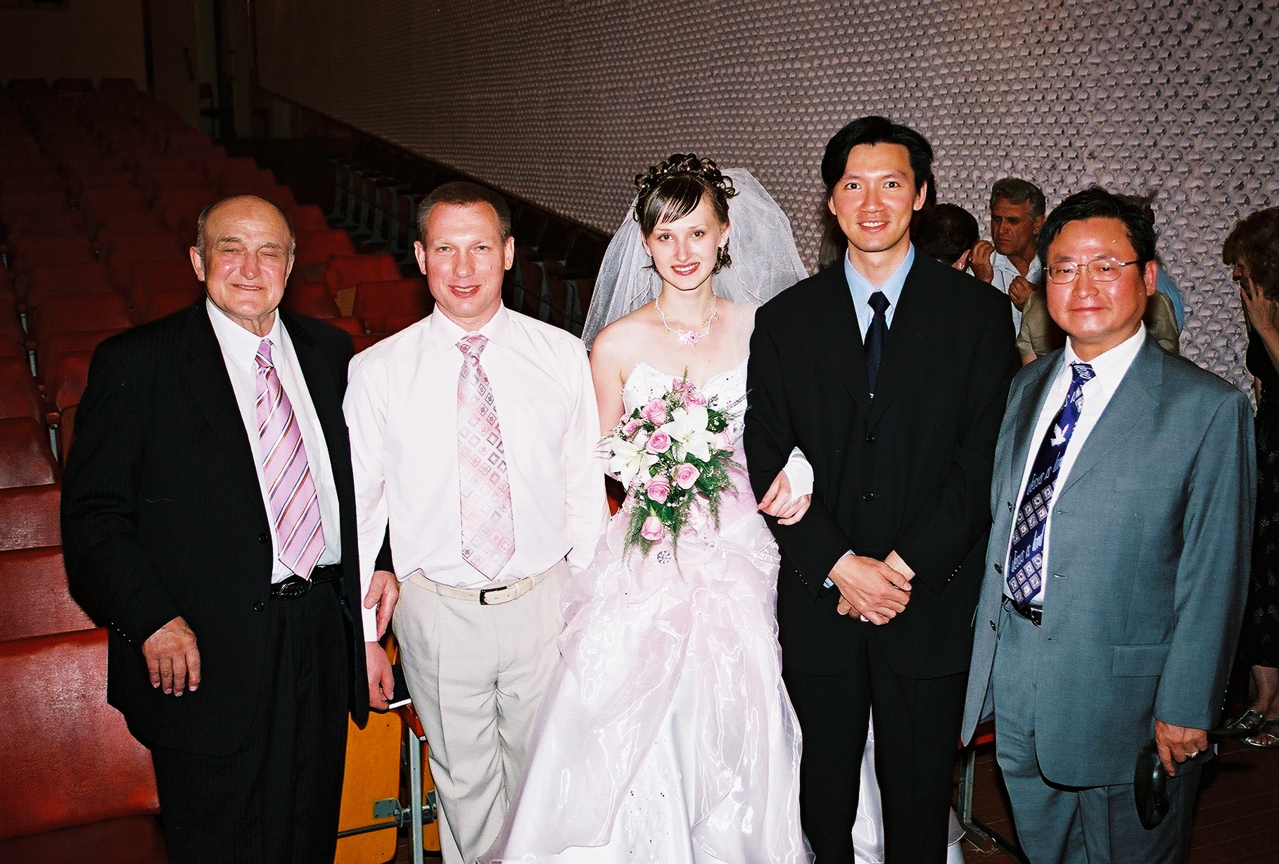 2007年，Dasha在她家鄉教會舉行的婚禮慶典